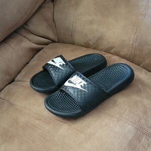 Nike Slides Size 6